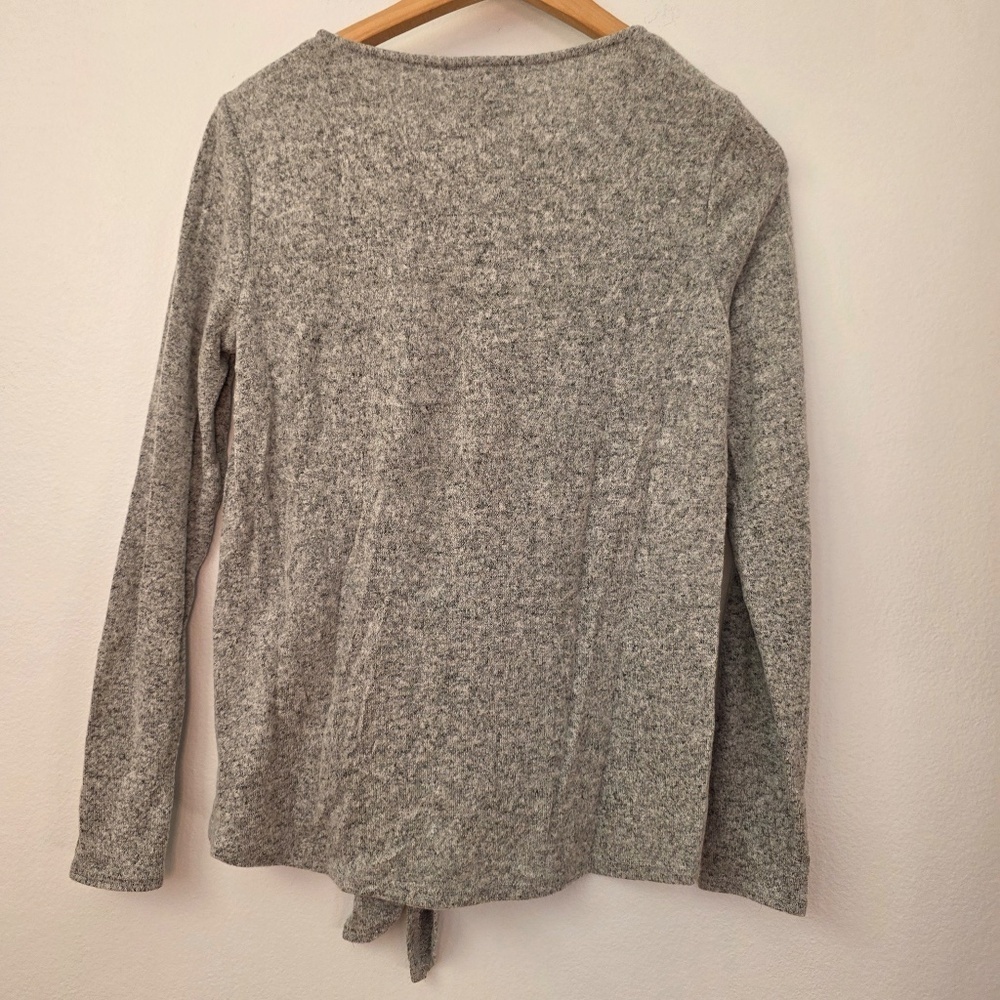 iZ Byer Marled Light Gray‎ Tie Waist Crewneck Top - XS - Picture 3 of 6
